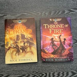 Red Pyramid & Throne of Fire Book Bundle by Rick…